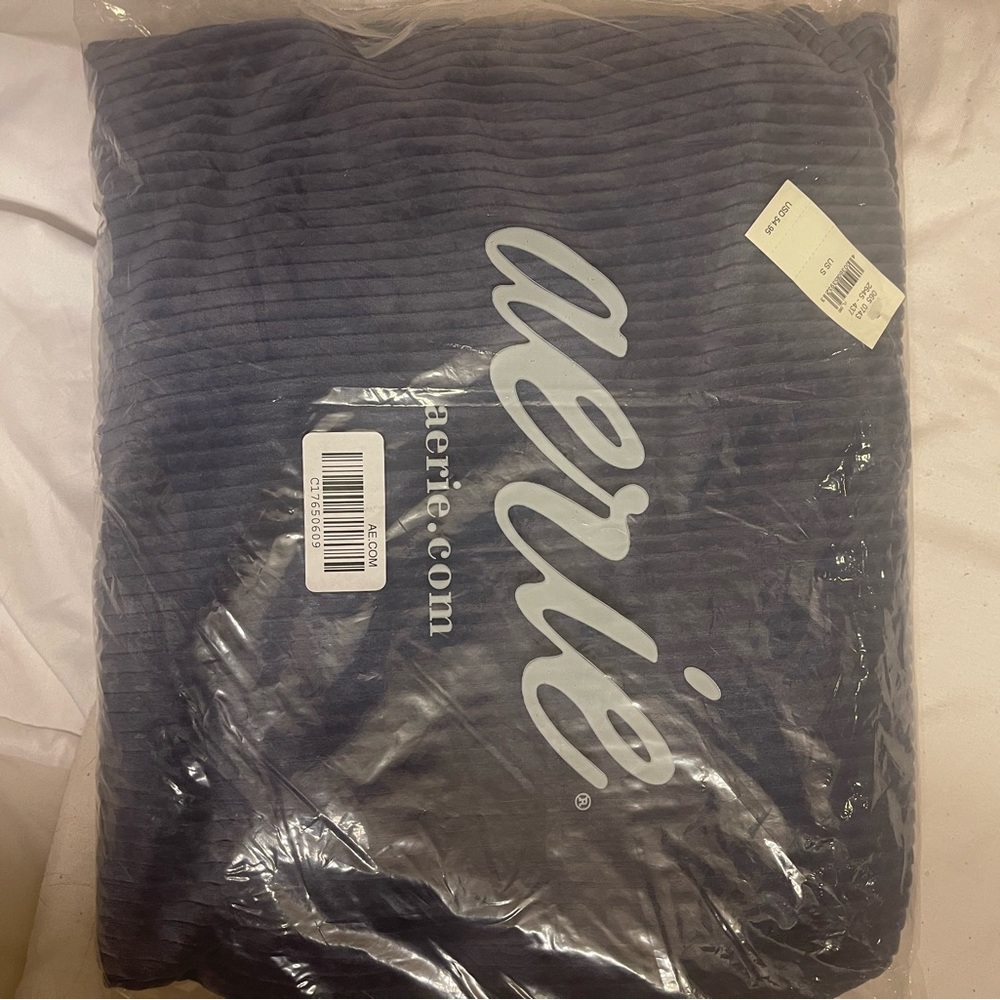 Aerie velour cropped hoodie.  Size small